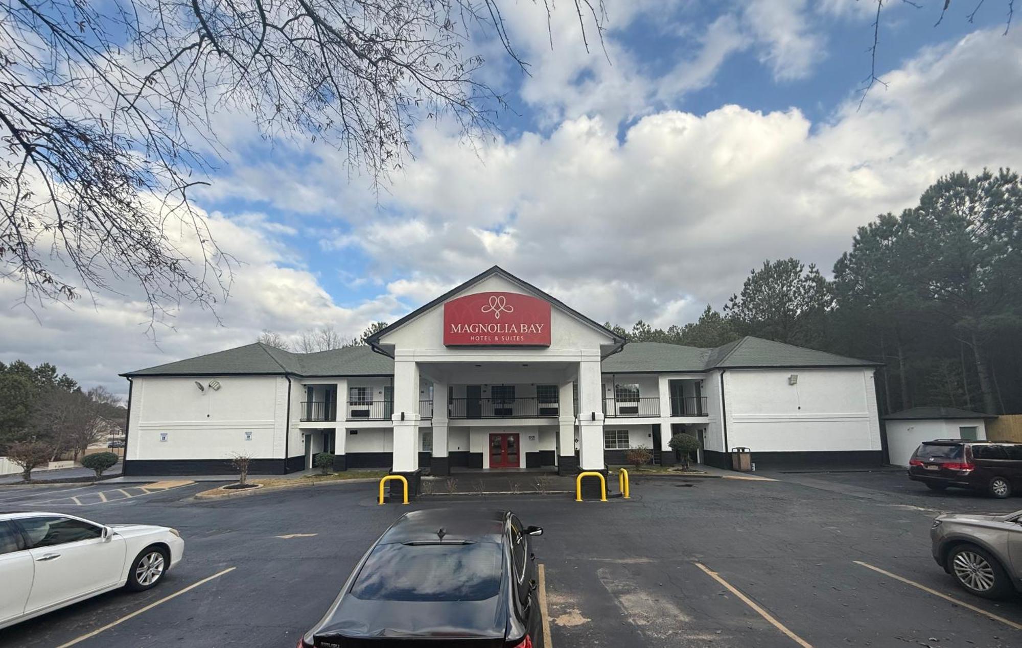 Magnolia Bay Hotel & Suites Jonesboro Buitenkant foto