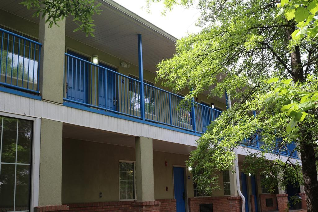 Magnolia Bay Hotel & Suites Jonesboro Buitenkant foto