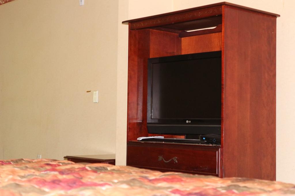 Magnolia Bay Hotel & Suites Jonesboro Buitenkant foto