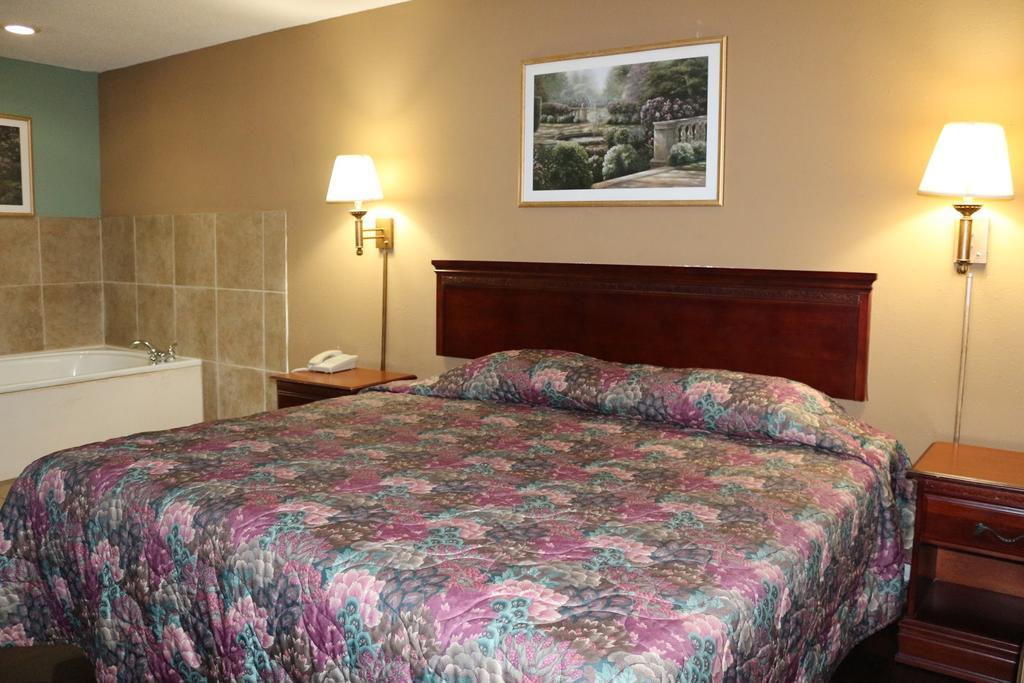 Magnolia Bay Hotel & Suites Jonesboro Buitenkant foto