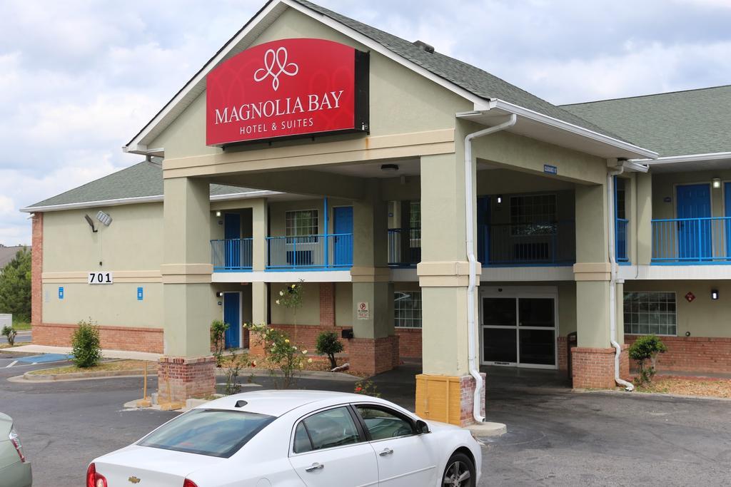 Magnolia Bay Hotel & Suites Jonesboro Buitenkant foto