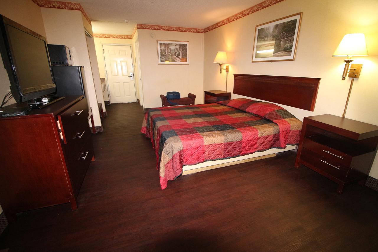 Magnolia Bay Hotel & Suites Jonesboro Buitenkant foto