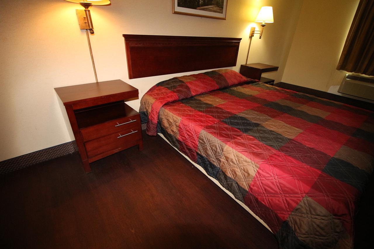 Magnolia Bay Hotel & Suites Jonesboro Buitenkant foto